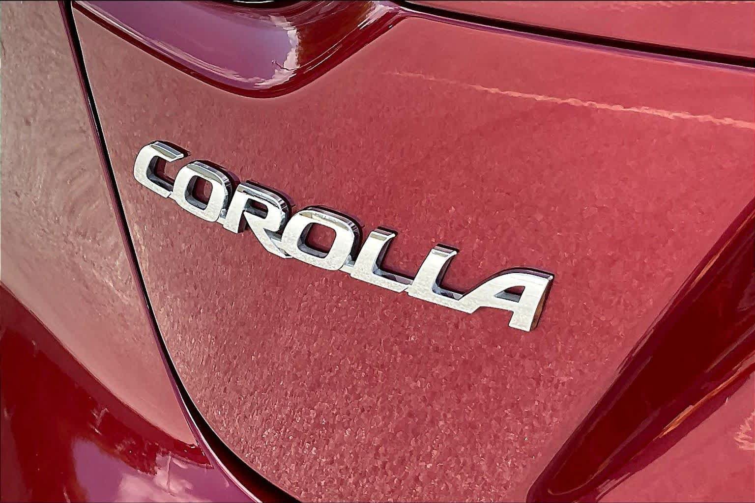 Used 2024 Toyota Corolla LE FWD image 30
