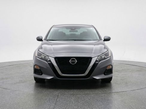 Used 2025 Nissan Altima 2.5 SV image 2