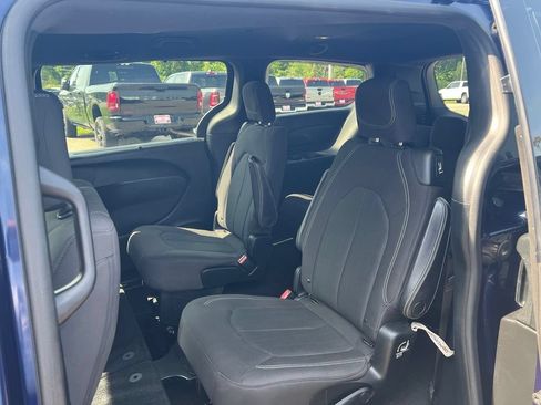 Used 2019 Chrysler Pacifica Touring Plus w/ Advanced Safetytec Group FWD image 6