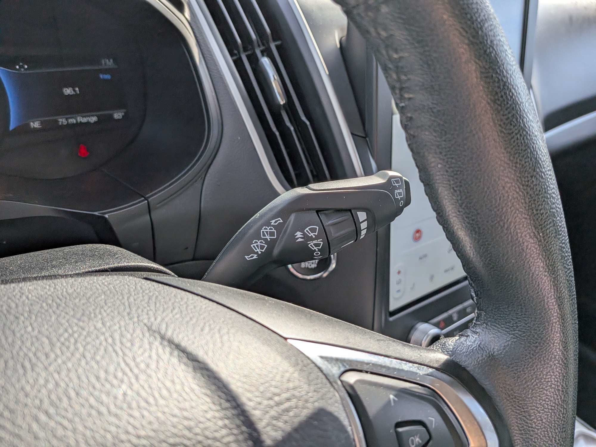Used 2024 Ford Edge SEL AWD/4WD image 28