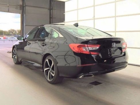 Used 2018 Honda Accord Sport image 3