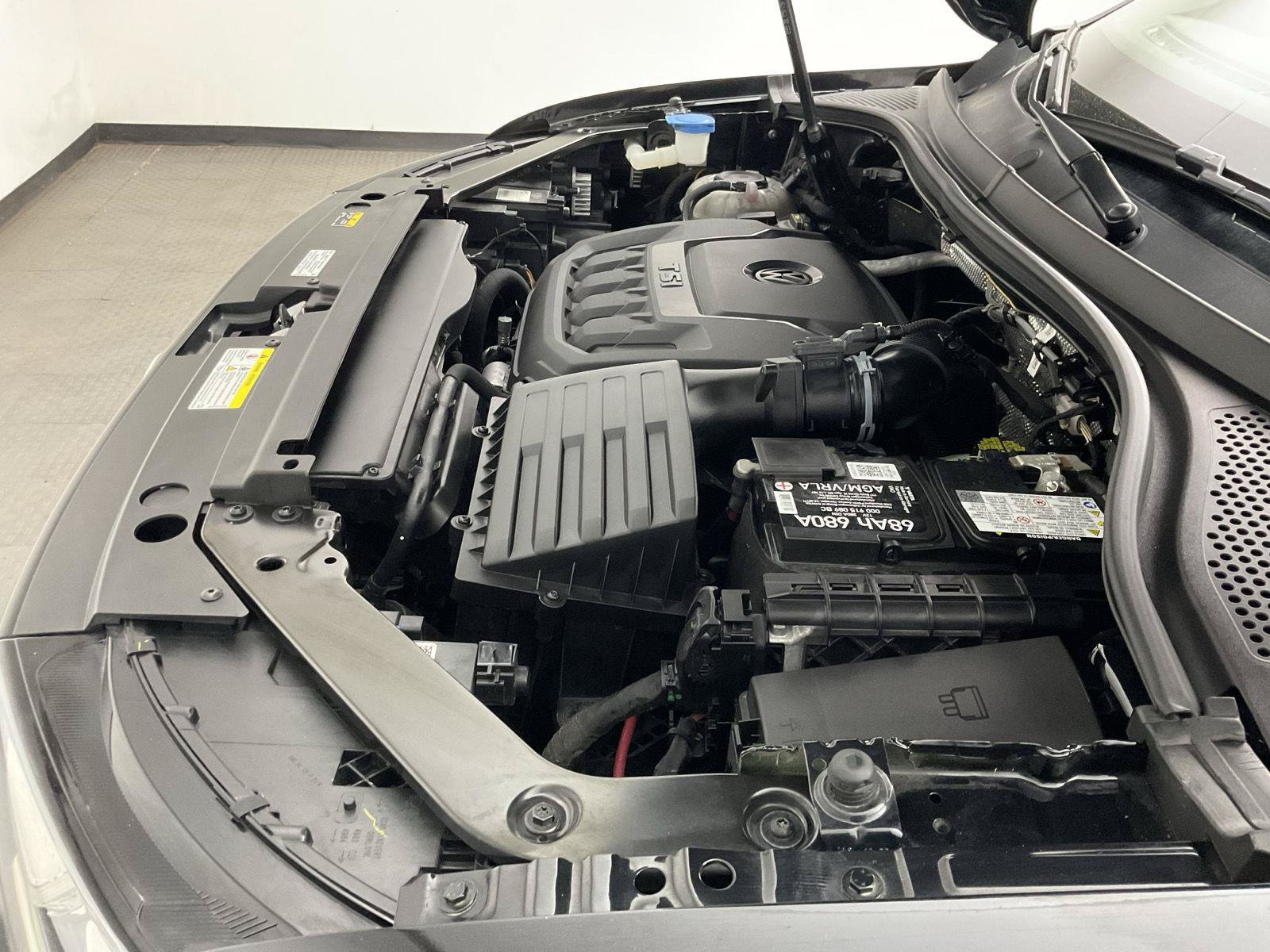 Used 2023 Volkswagen Tiguan SEL R-Line AWD/4WD image 19