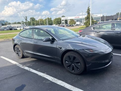 Used 2025 Tesla Model 3 Long Range RWD image 19