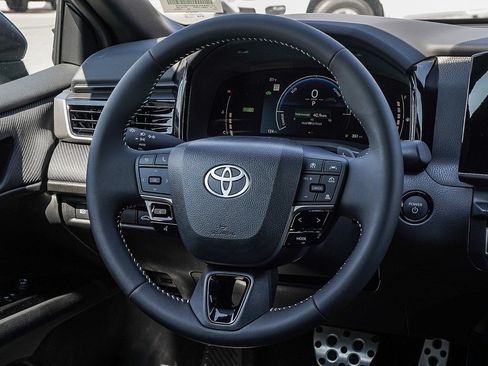 New 2026 Toyota Camry SE FWD image 18