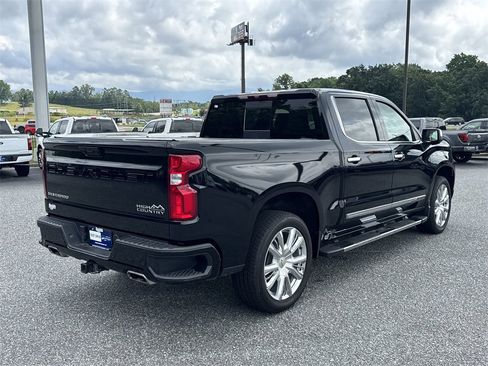 Used 2022 Chevrolet Silverado 1500 High Country w/ High Country Premium Package image 7