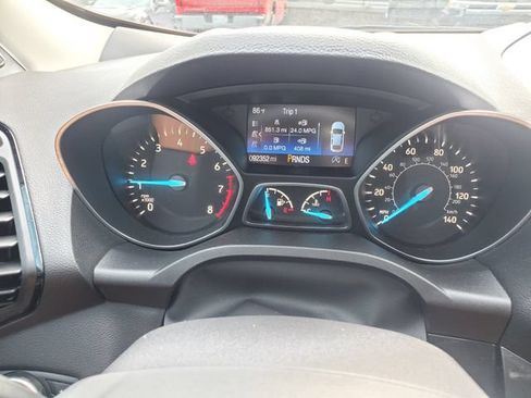 Used 2019 Ford Escape Titanium AWD/4WD image 28