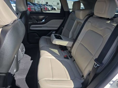 New 2026 Lincoln Corsair Premiere image 7