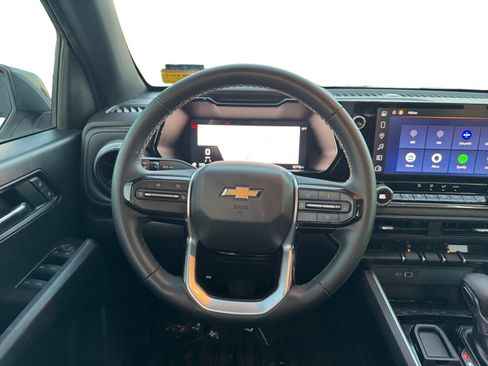 Used 2024 Chevrolet Colorado LT w/ LT Convenience Package image 12