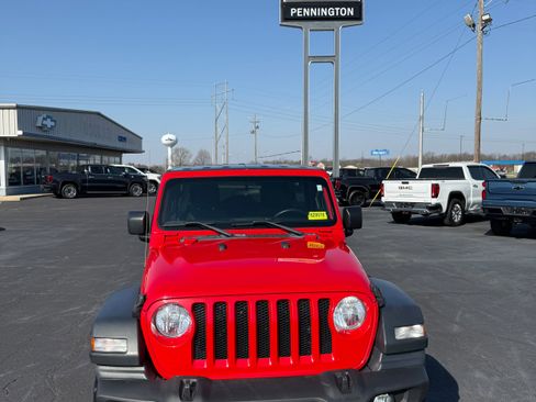 Used 2018 Jeep Wrangler Unlimited Sport AWD/4WD image 2