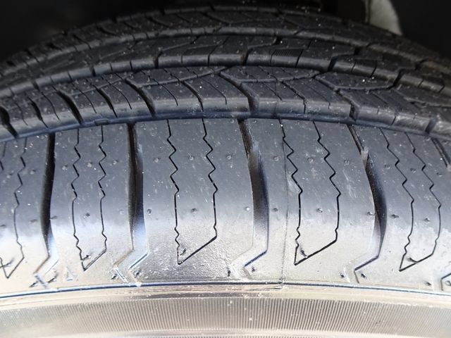 Used 2023 Kia Sorento LX FWD image 38