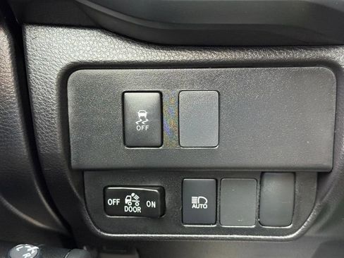 Used 2023 Toyota Tacoma SR AWD/4WD image 29