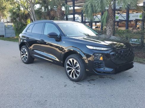 New 2026 Audi Q3 quattro 2.0T AWD/4WD image 2