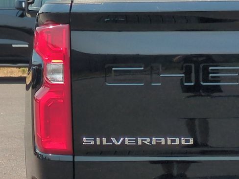 Used 2023 Chevrolet Silverado 3500 High Country w/ Technology Package AWD/4WD image 46