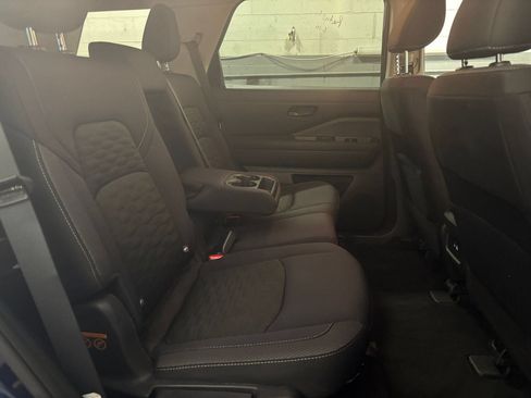 Used 2025 Nissan Pathfinder SV FWD image 43