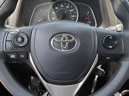 Used 2015 Toyota RAV4 XLE FWD image 21