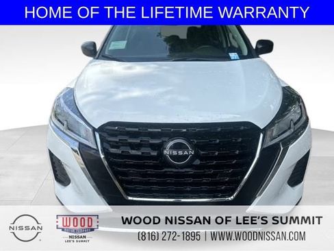 New 2025 Nissan Kicks Play S image 2