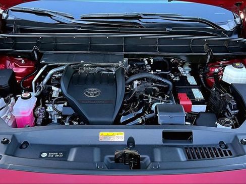 Used 2023 Toyota Highlander XLE image 31