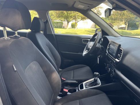 Used 2020 Hyundai Venue SE FWD image 27