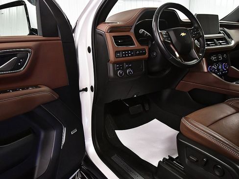 Used 2022 Chevrolet Tahoe High Country image 15