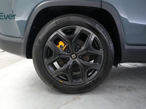 Used 2025 Rivian R1S Premium Dual AWD/4WD image 21