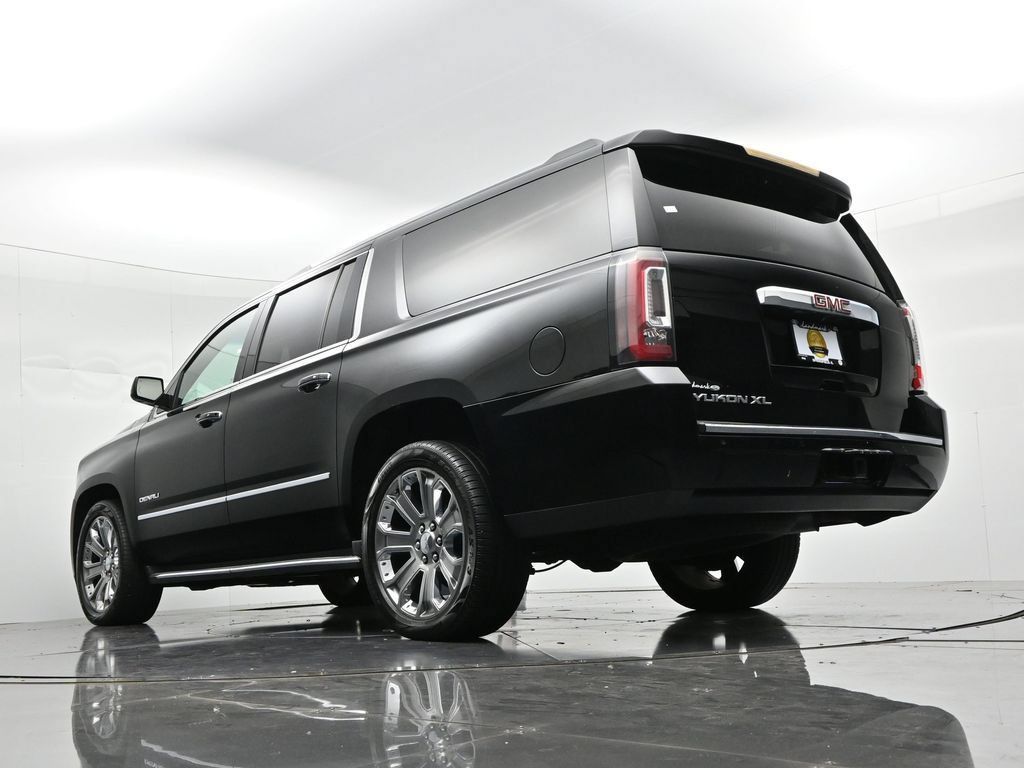 Used 2016 GMC Yukon XL Denali w/ Open Road Package AWD/4WD image 18