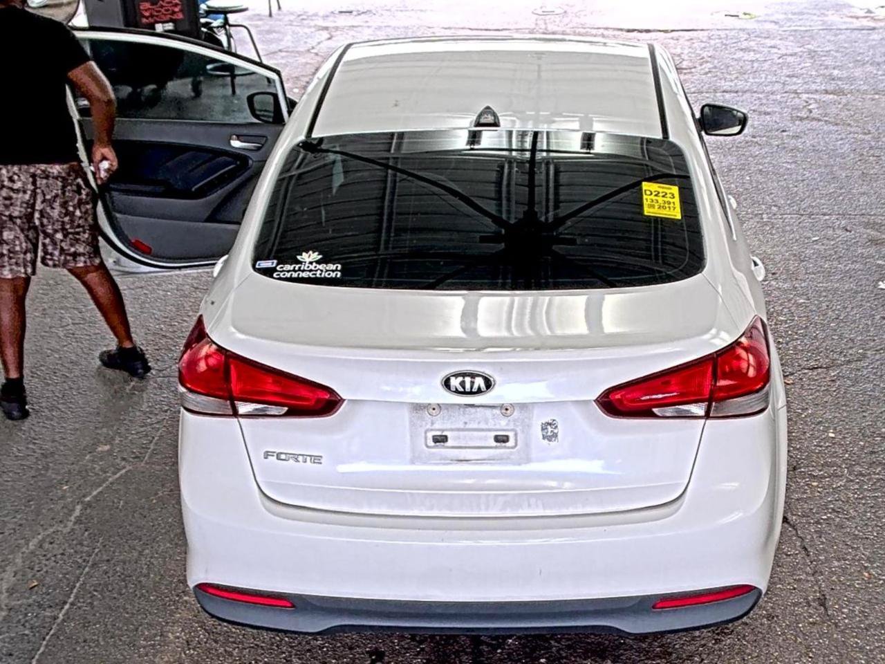 Used 2017 Kia Forte LX w/ LX Popular Package FWD image 4