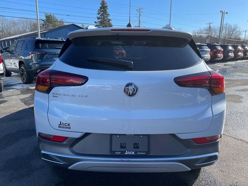 Used 2022 Buick Encore GX Essence w/ Experience Buick Package image 6