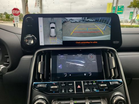 Used 2024 Lexus LX 600 LX 600 Premium 4WD image 11