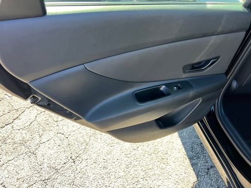 New 2025 Hyundai Elantra Sport image 12