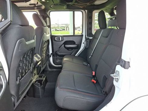 Used 2018 Jeep Wrangler Unlimited Rubicon AWD/4WD image 10