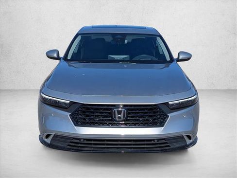 Used 2023 Honda Accord Touring image 2