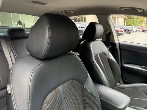 Used 2019 Kia Optima S image 36