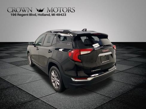 Certified 2024 GMC Terrain SLT w/ Infotainment Package II image 4