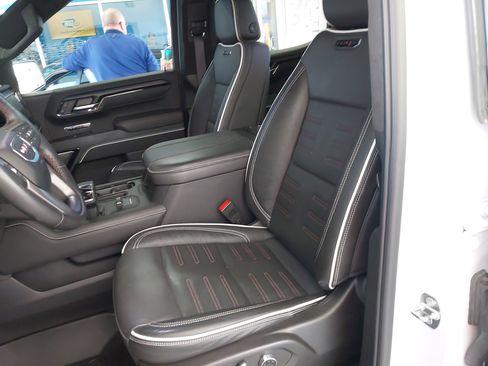 Used 2024 GMC Sierra 1500 AT4X image 23