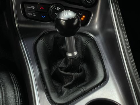 Used 2018 Dodge Challenger R/T Scat Pack RWD image 27