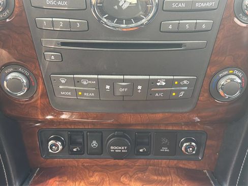 Used 2015 INFINITI QX80 4WD w/ Deluxe Technology Package image 36