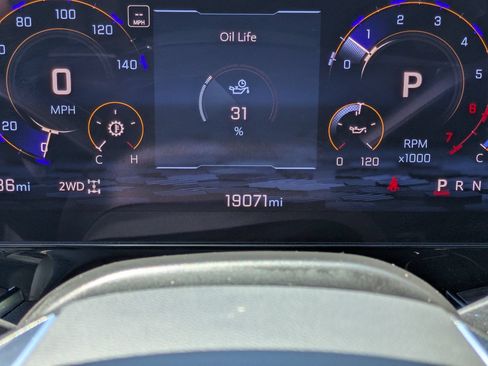 Used 2025 Chevrolet Suburban Z71 AWD/4WD image 23