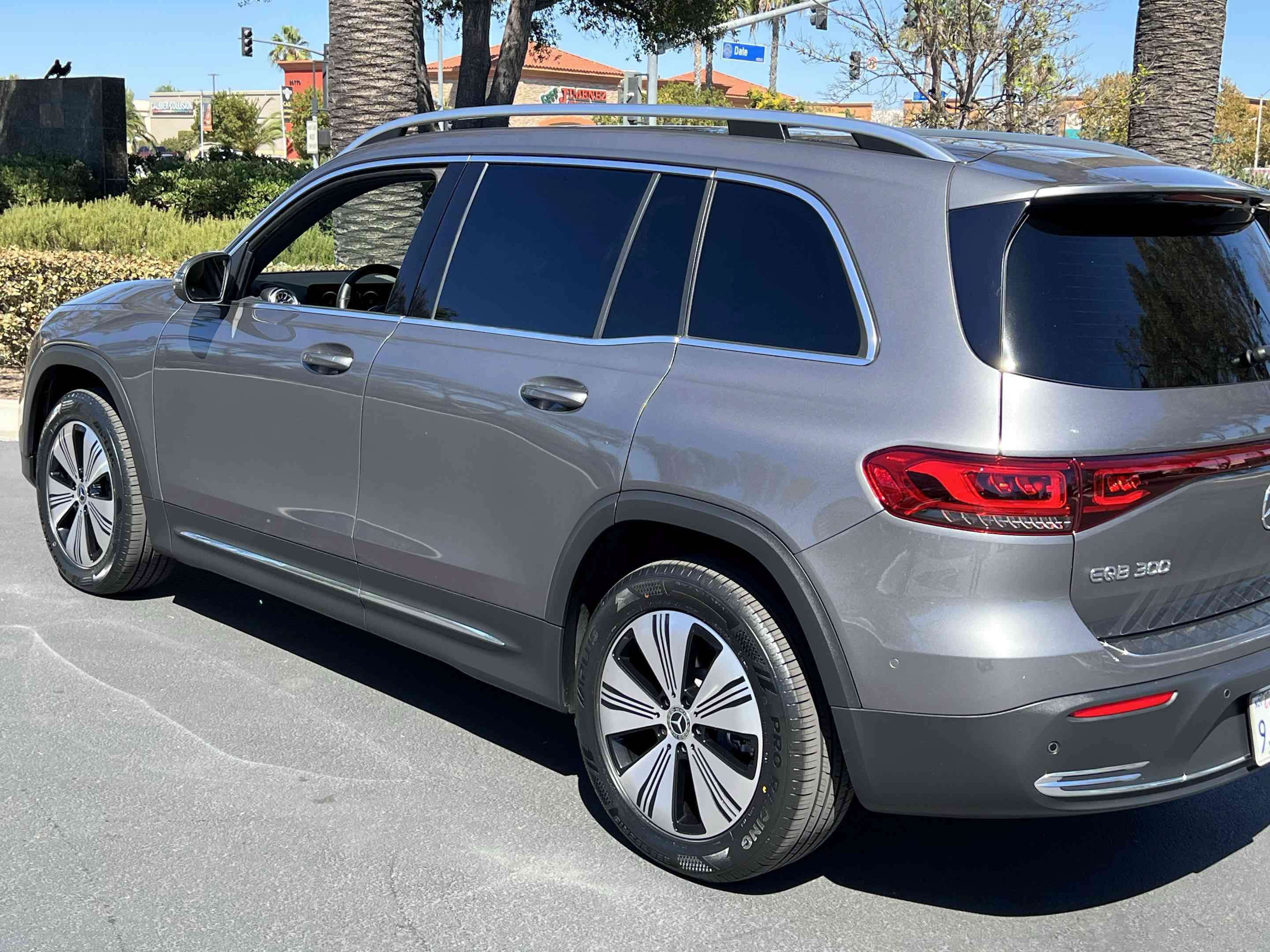 Used 2023 Mercedes-Benz EQB 300 4MATIC image 62