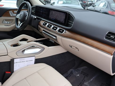 Used 2020 Mercedes-Benz GLE 350 4MATIC image 31