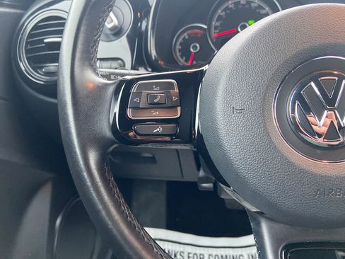 Used 2019 Volkswagen Beetle 2.0T SE FWD image 21