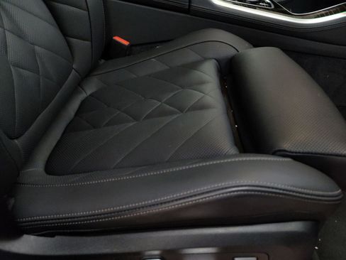 Used 2025 BMW X5 xDrive50e w/ Parking Assistance Package image 12