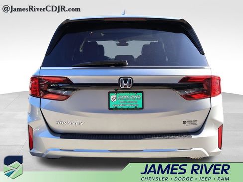 Used 2025 Honda Odyssey EX-L image 4
