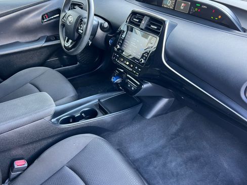 Certified 2021 Toyota Prius LE image 16