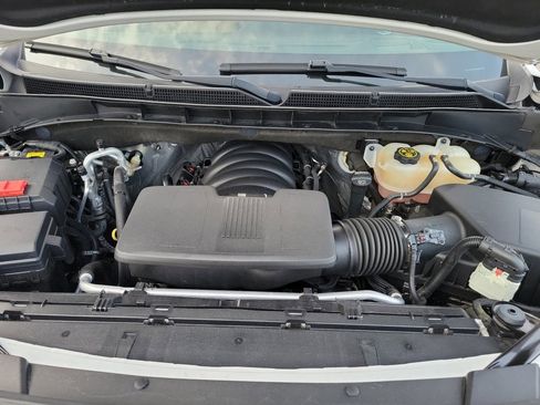 Used 2022 Cadillac Escalade Premium Luxury image 16