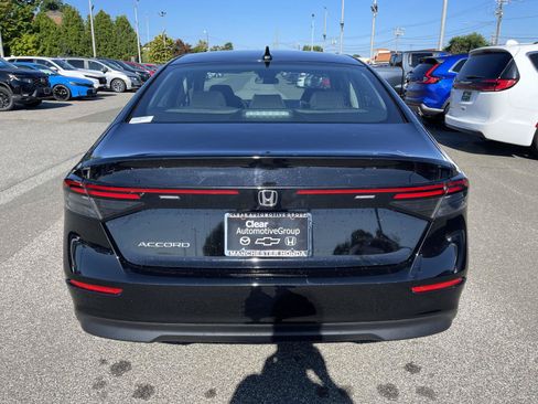 Used 2023 Honda Accord EX image 19