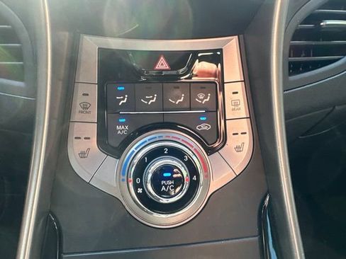 Used 2013 Hyundai Elantra FWD image 8