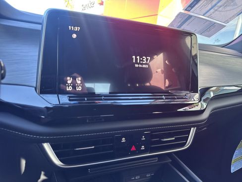 New 2026 Volkswagen Atlas Cross Sport SE image 26