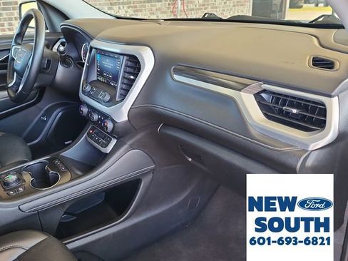 Used 2023 GMC Acadia SLT image 14