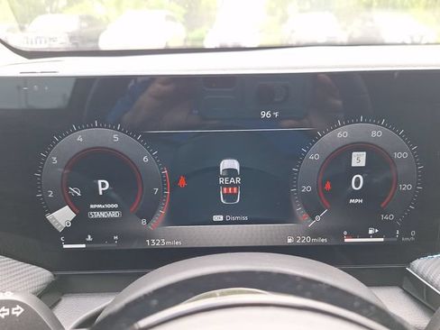 Certified 2025 Nissan Kicks SR FWD image 16