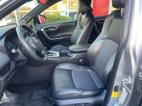 Used 2022 Toyota RAV4 XSE image 16